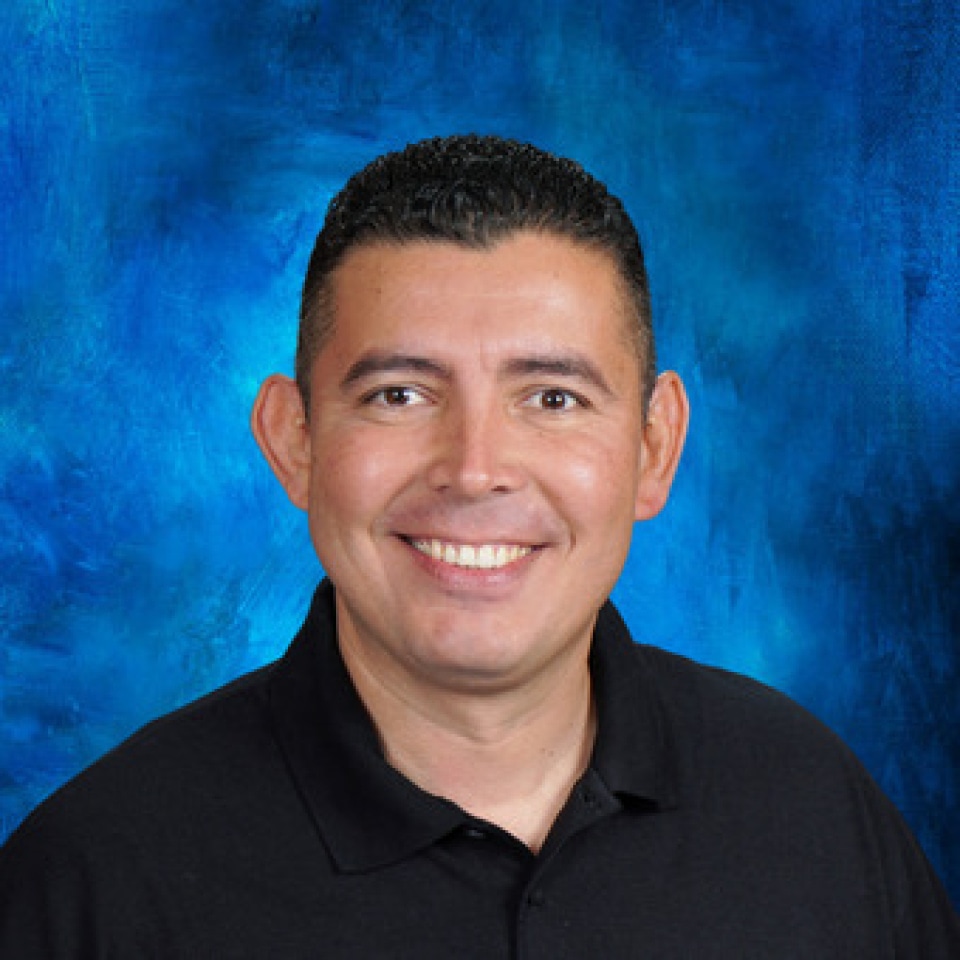 Enock Benavides, Principal