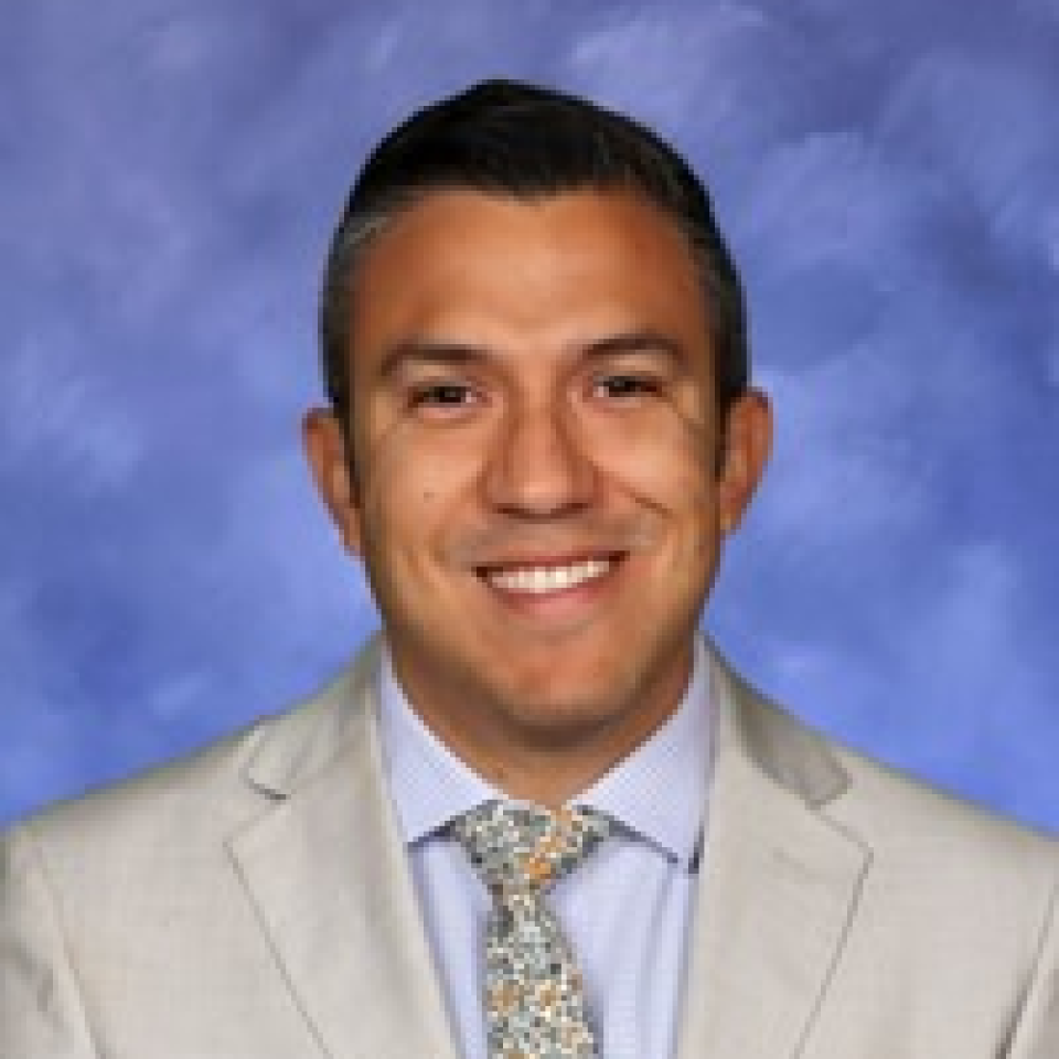 Dr. Alejandro Cisneros, Principal