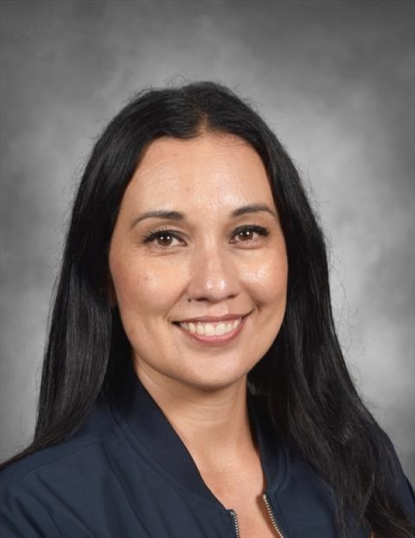 Debby Prado, Principal